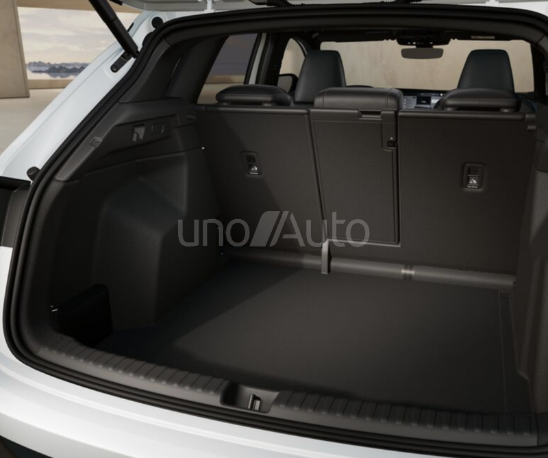 Q4 e-tron performance Black line 210kW 82KWh