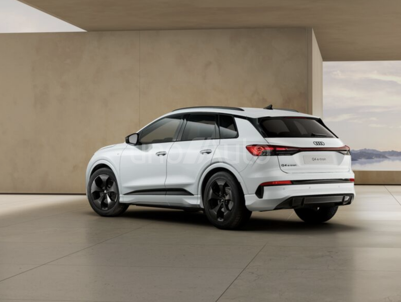 Q4 e-tron Black line 150kW 63KWh