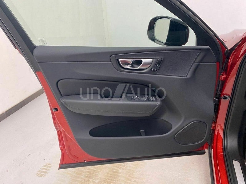 2.0 T6 AWD Recharge Plus Dark Auto