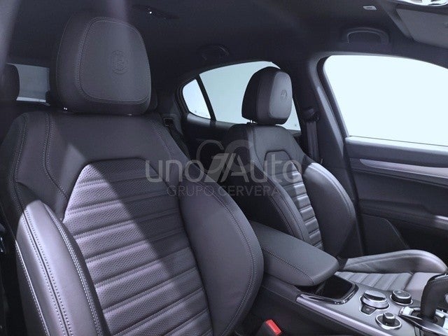 Stelvio 2.2 Veloce Q4 210 Aut.