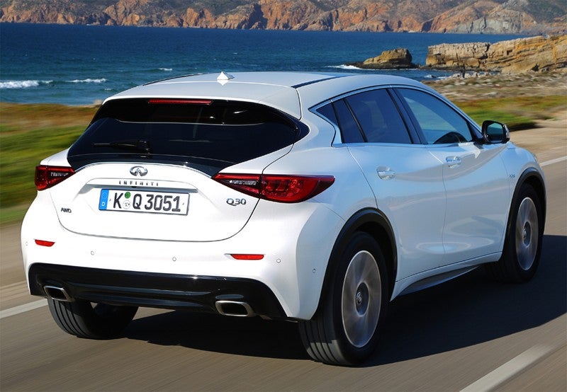 Q30 1.5d Premium 7DCT