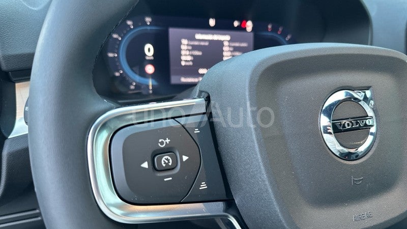 XC40 2.0 B3 CORE AUTO 163 5P