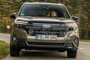 SUBARU Forester 2.0i Hybrid Field CVT