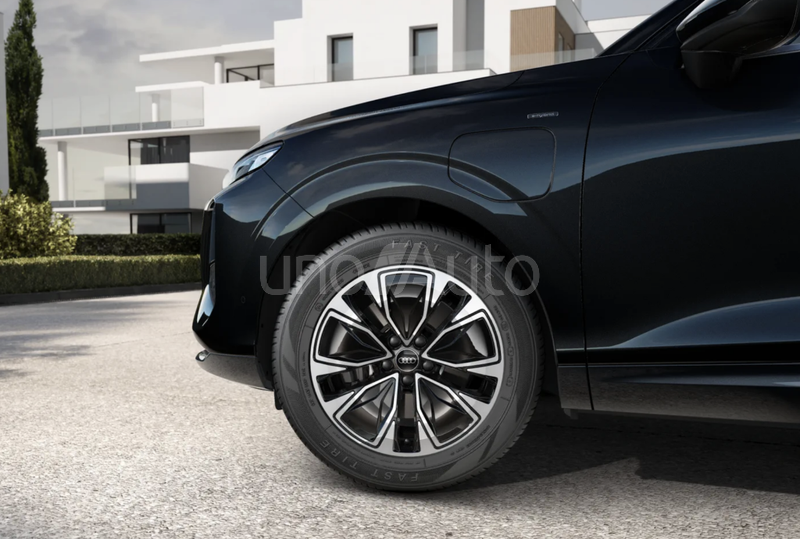 Q3 e-hybrid Advanced S tronic 200kW