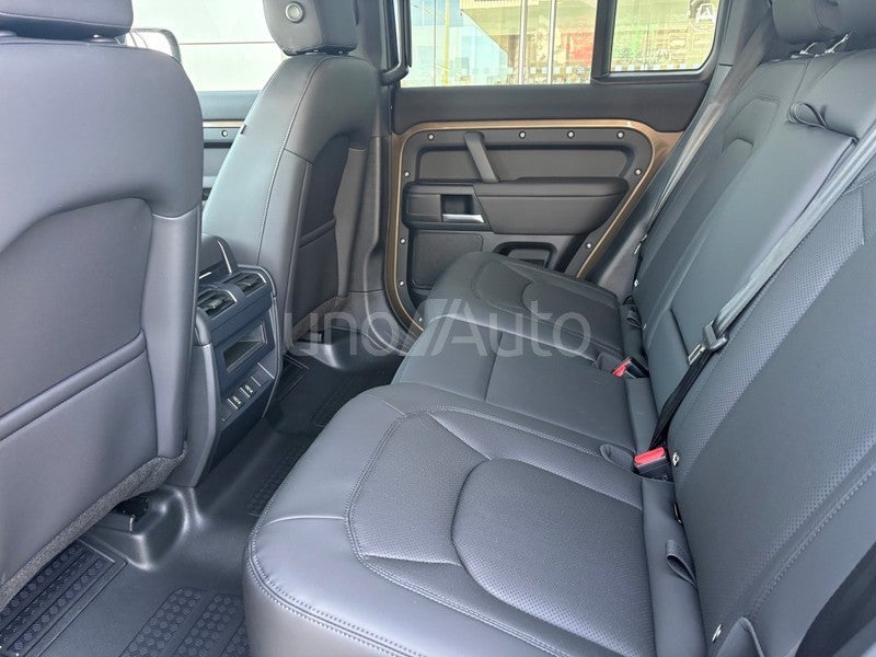Defender 110 3.0D l6 MHEV S AWD Aut. 250