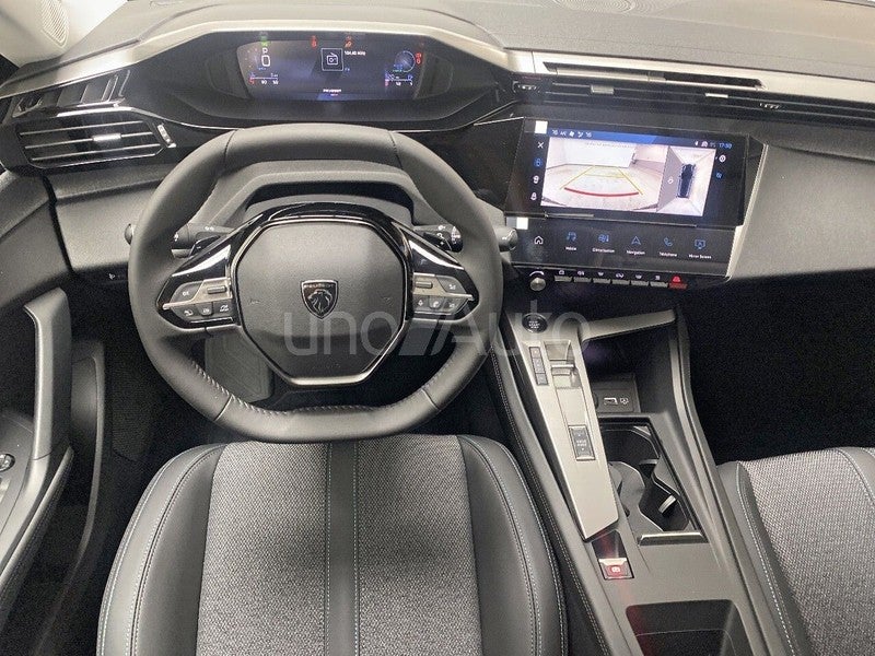 5P Allure Hybrid PHEV 180 e-EAT8