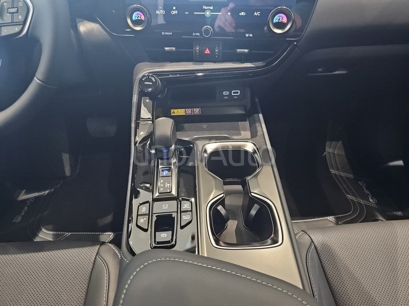 NX 450h+ Premium+ 4WD