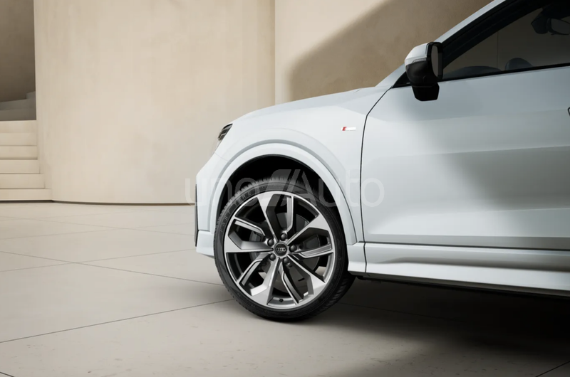 Q2 30 TDI Adrenalin 85kW