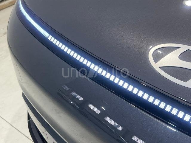 Kona EV Black line 204