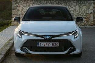 TOYOTA Corolla Touring Sports 140H Business