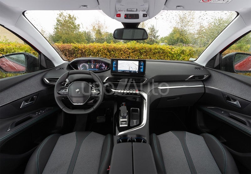 PEUGEOT 5008 SUV