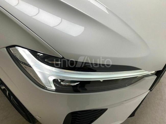 2.0 B5 G AWD Plus Dark Auto