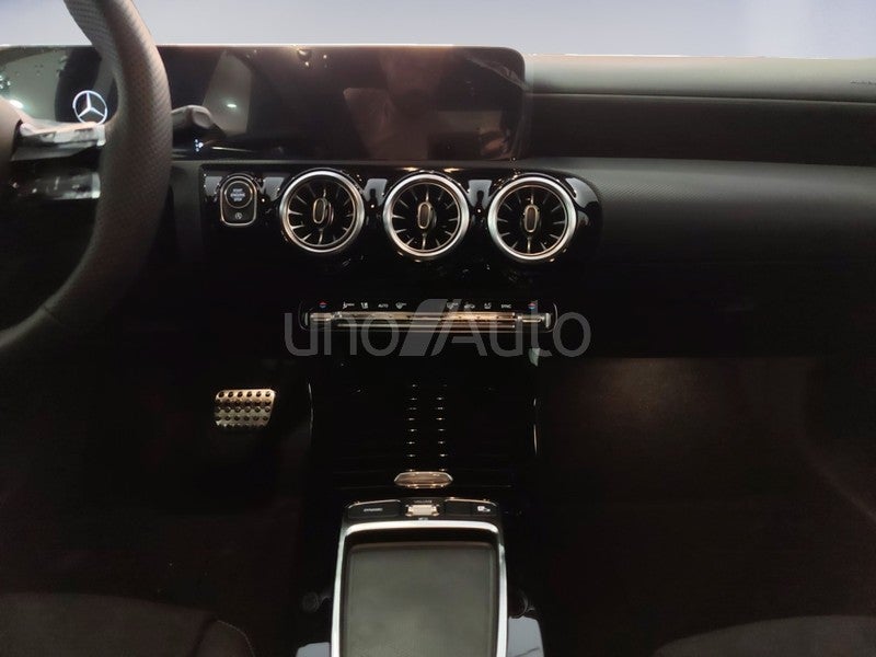 A 180d Progressive Line Advanced 8G-DCT