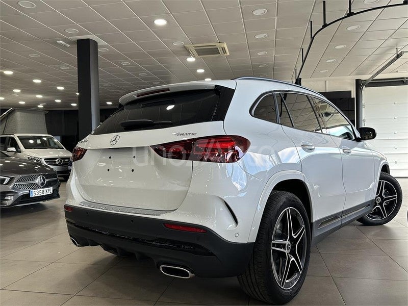 CLASE GLA 250 e con tecnología híbrida EQ
