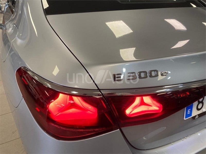 CLASE E 300 e con tecnología hibrida EQ