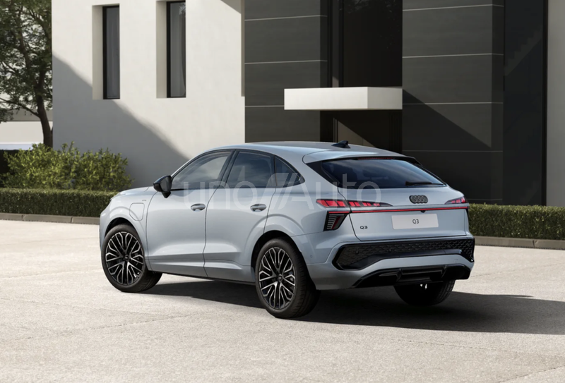 Q3 Sportback e-hybrid Black line S tronic 200kW