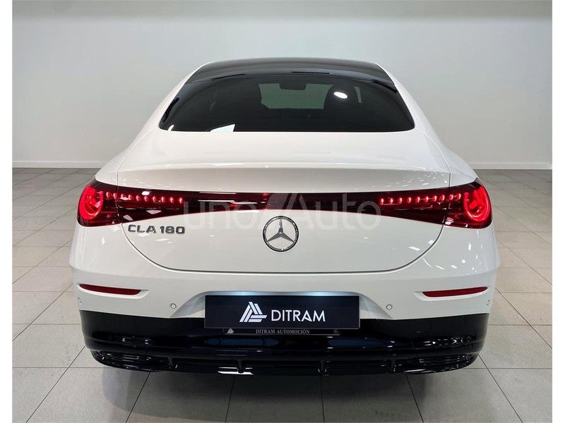 CLASE CLA 180 con tecnología híbrida