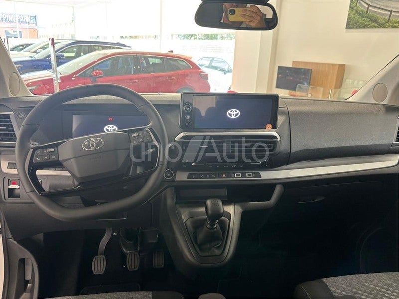 Proace Family L2 2.0D 8pl. Advance 145