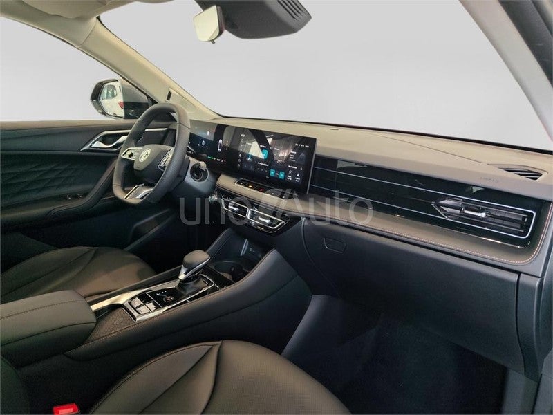 1.5T PLUG IN HYBRID LUXURY