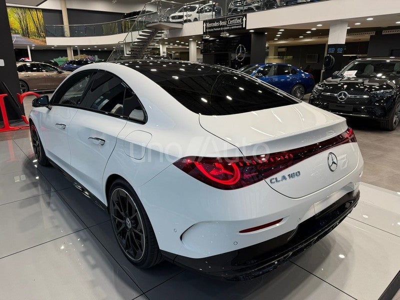 CLA 180 con tecnología híbrida