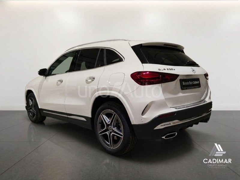 CLASE GLA 250 e con tecnología híbrida EQ