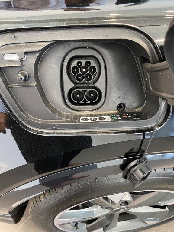 Q4 e-tron 45 Genuine edition 210kW 82KWh