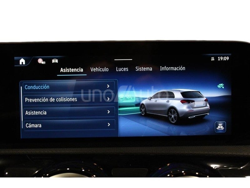 CLASE A 250 e con tecnología híbrida EQ