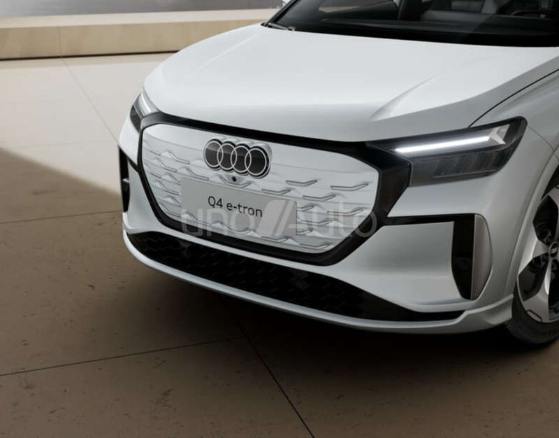 Q4 e-tron S line 150kW 63KWh