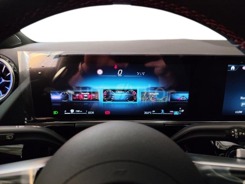 CLASE GLA 250 e con tecnología híbrida EQ