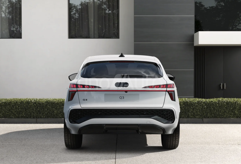 Q3 Sportback e-hybrid Black line S tronic 200kW