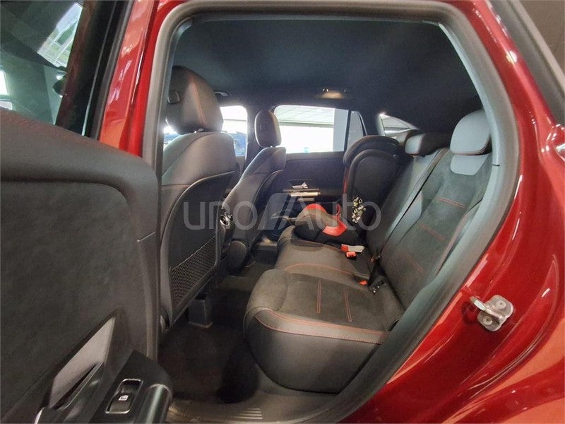 CLASE GLA 250 e con tecnología híbrida EQ