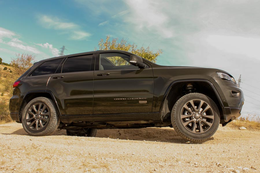 Jeep Grand Cherokee 75 Aniversario (4)