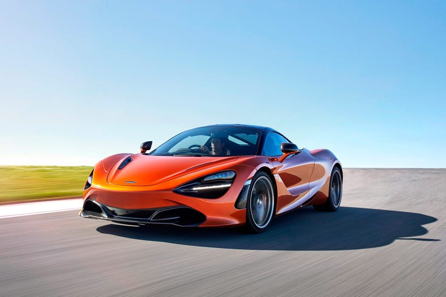 El McLaren 720S alcanza una velocidad máxima de 341 km/h.