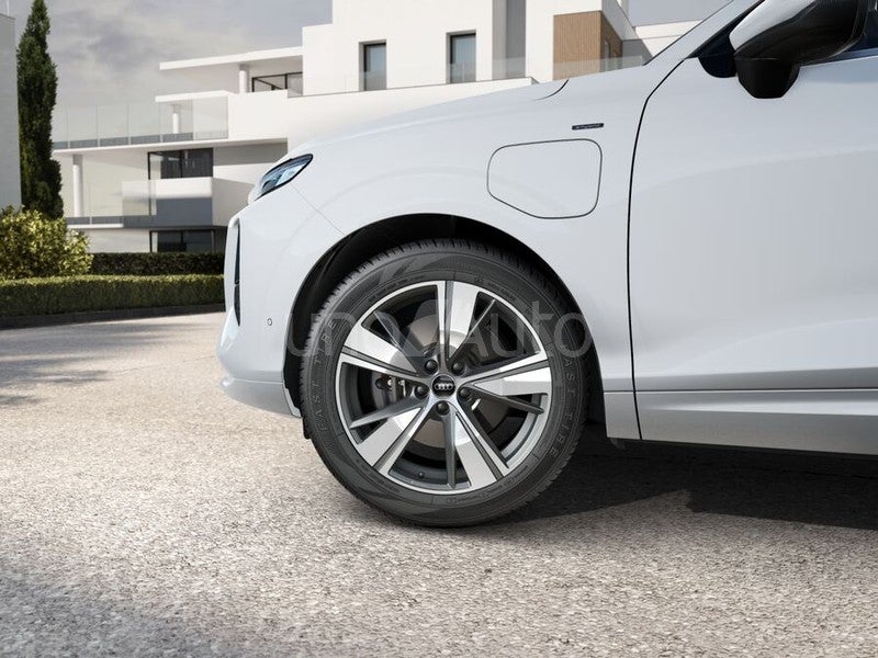 Q3 e-hybrid Progressive S tronic 200kW