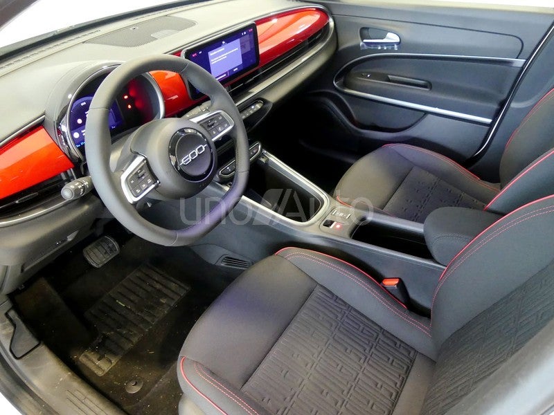 e RED 54kwh 115kw (156cv)
