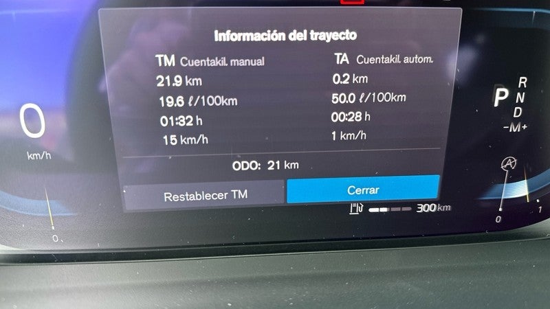 XC40 2.0 B3 PLUS DARK AUTO 163 5P