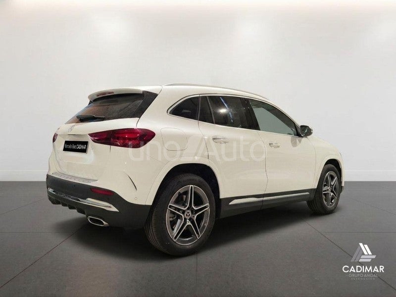 CLASE GLA 250 e con tecnología híbrida EQ