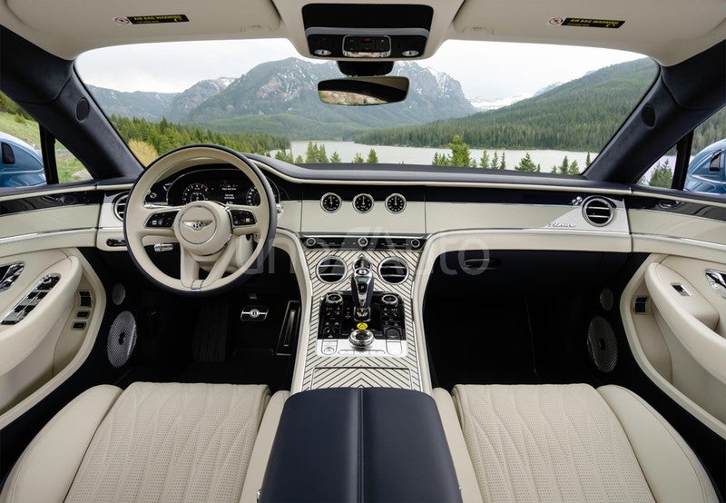 Continental 4.0 V8 Twin Turbo Azure