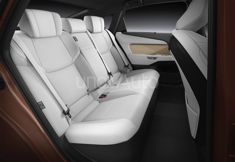 ES 300h Signature AWD