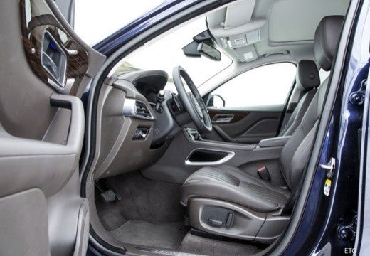 F-Pace 2.0i4D Prestige Aut. AWD 180