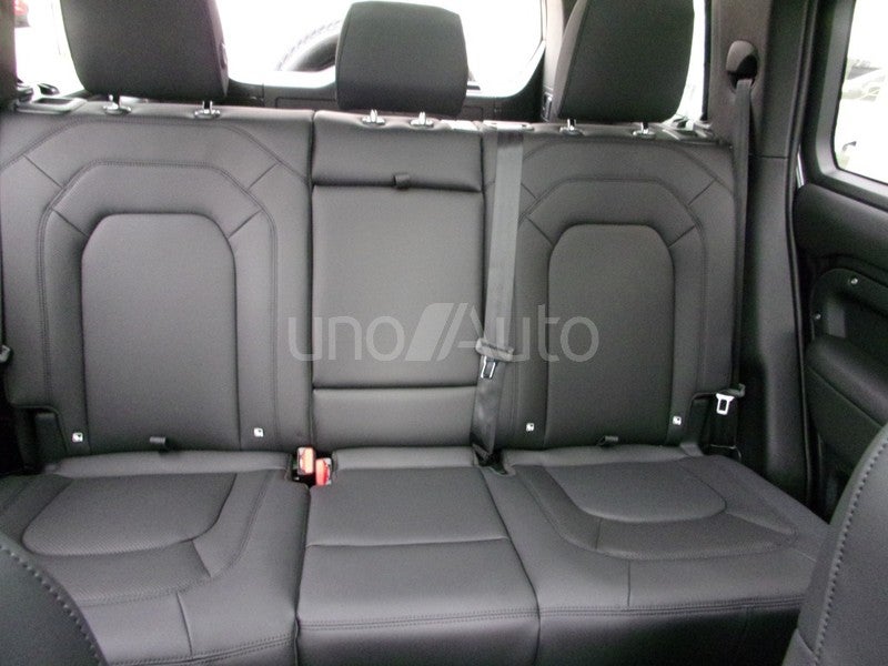 Defender 110 3.0D l6 MHEV S AWD Aut. 250