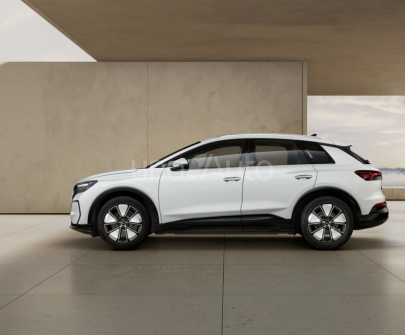 Q4 e-tron quattro Advanced 220kW 82KWh