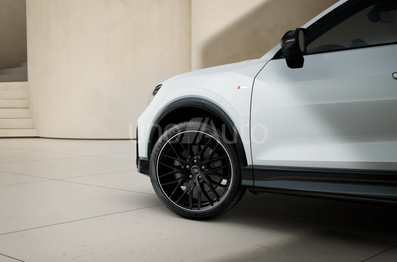 Q2 35 TFSI Adrenalin Black edition 110kW