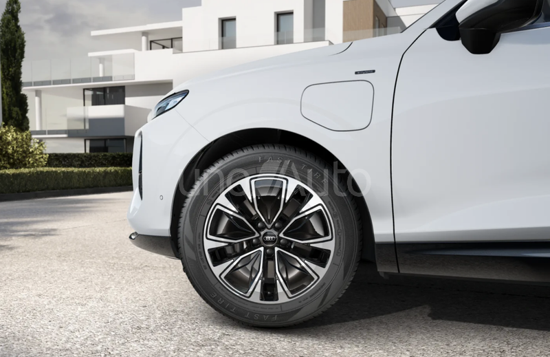 Q3 e-hybrid Advanced S tronic 200kW