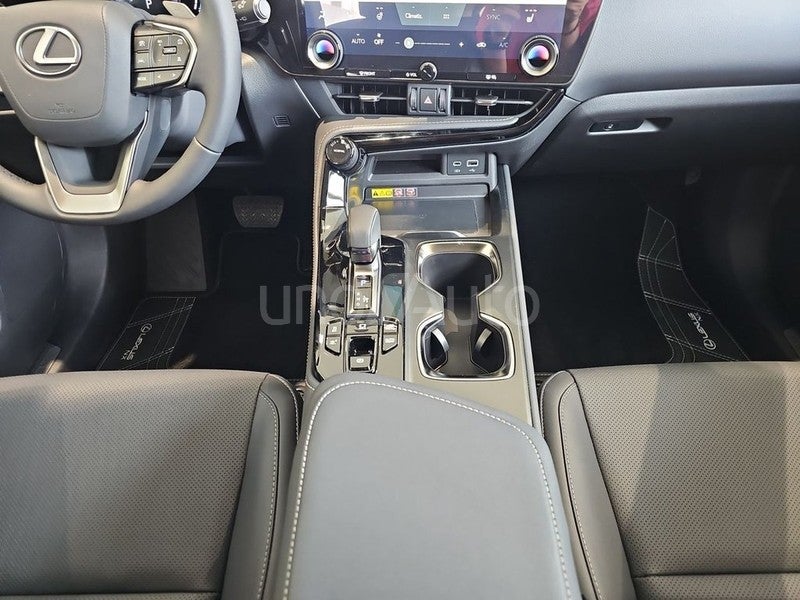 NX 450h+ Premium+ 4WD