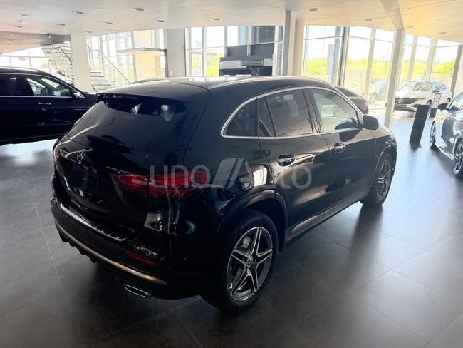 GLA 250 e con tecnología híbrida EQ