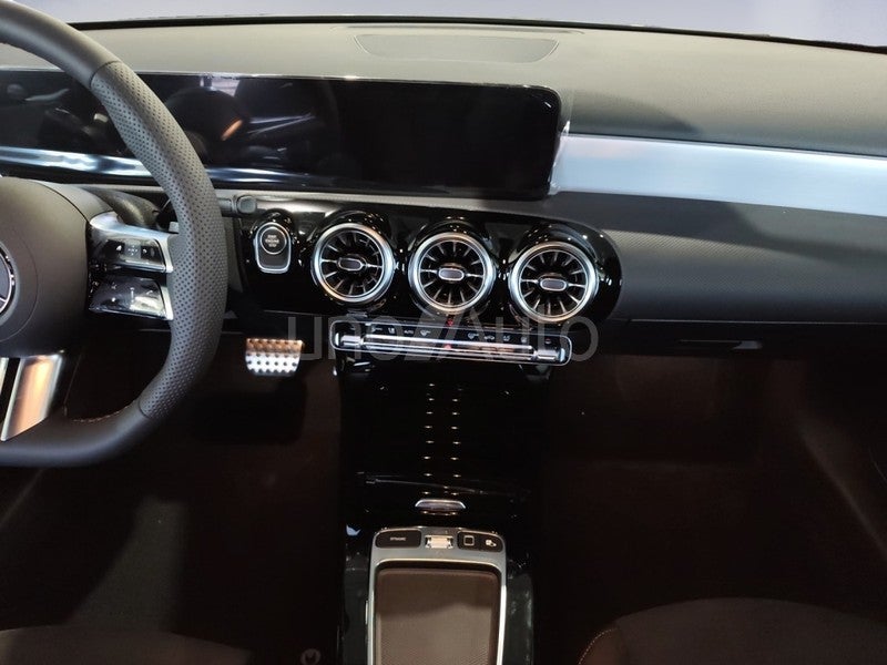 A 250e Progressive Line Advanced 8G-DCT