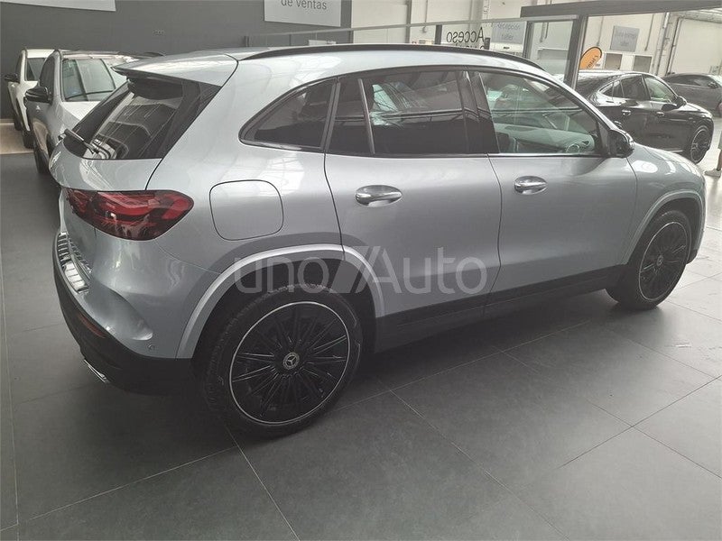 CLASE GLA 250 e con tecnología híbrida EQ