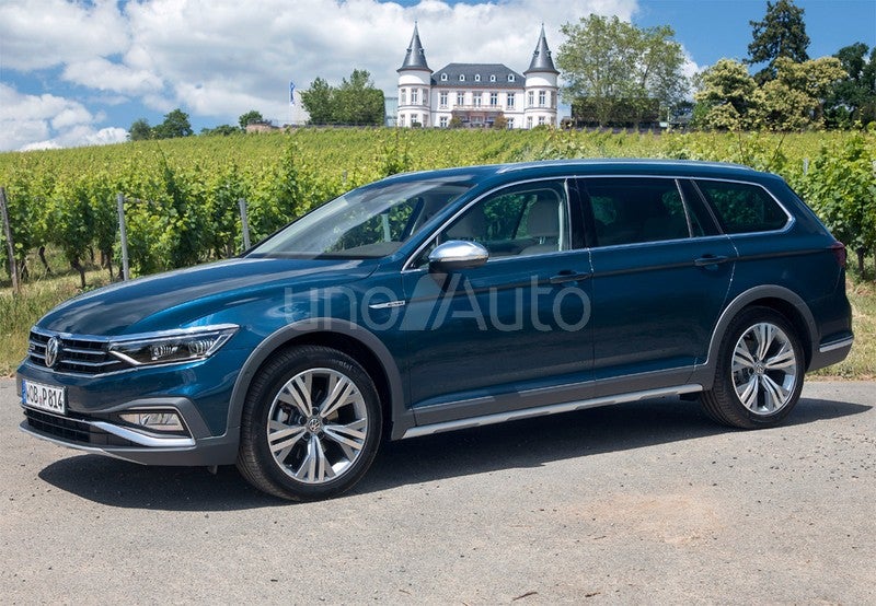 VOLKSWAGEN Passat Alltrack