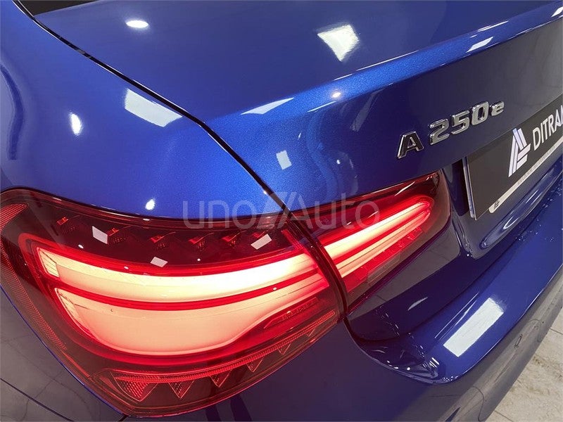 CLASE A 250 e con tecnología híbrida EQ Sedán